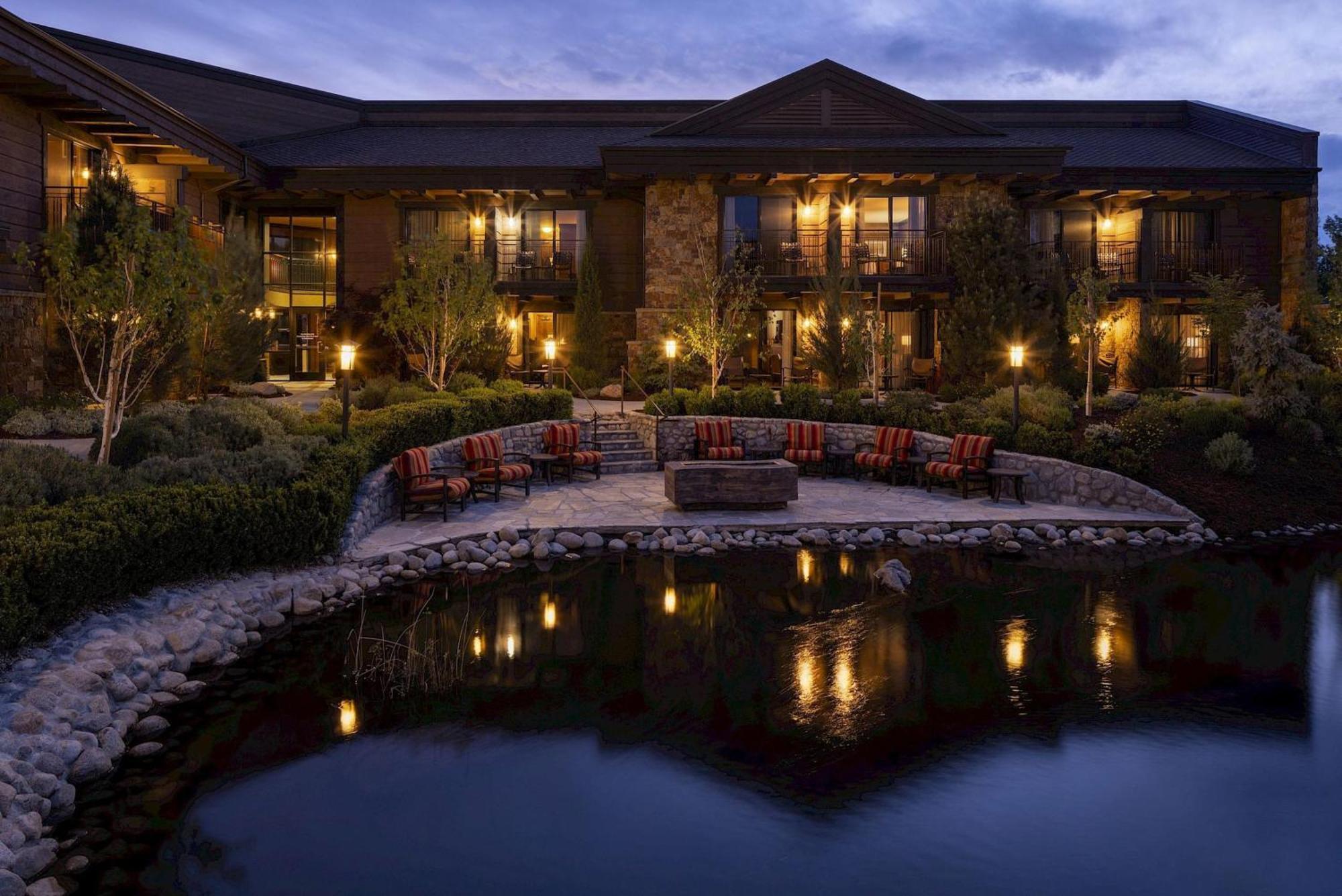 Wayfinder Bishop Hotel Luaran gambar